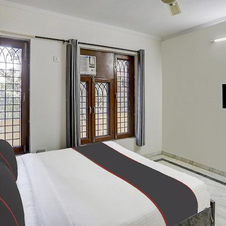 Super Capital O Uk House Residency Hotel Gurgaon Exterior foto