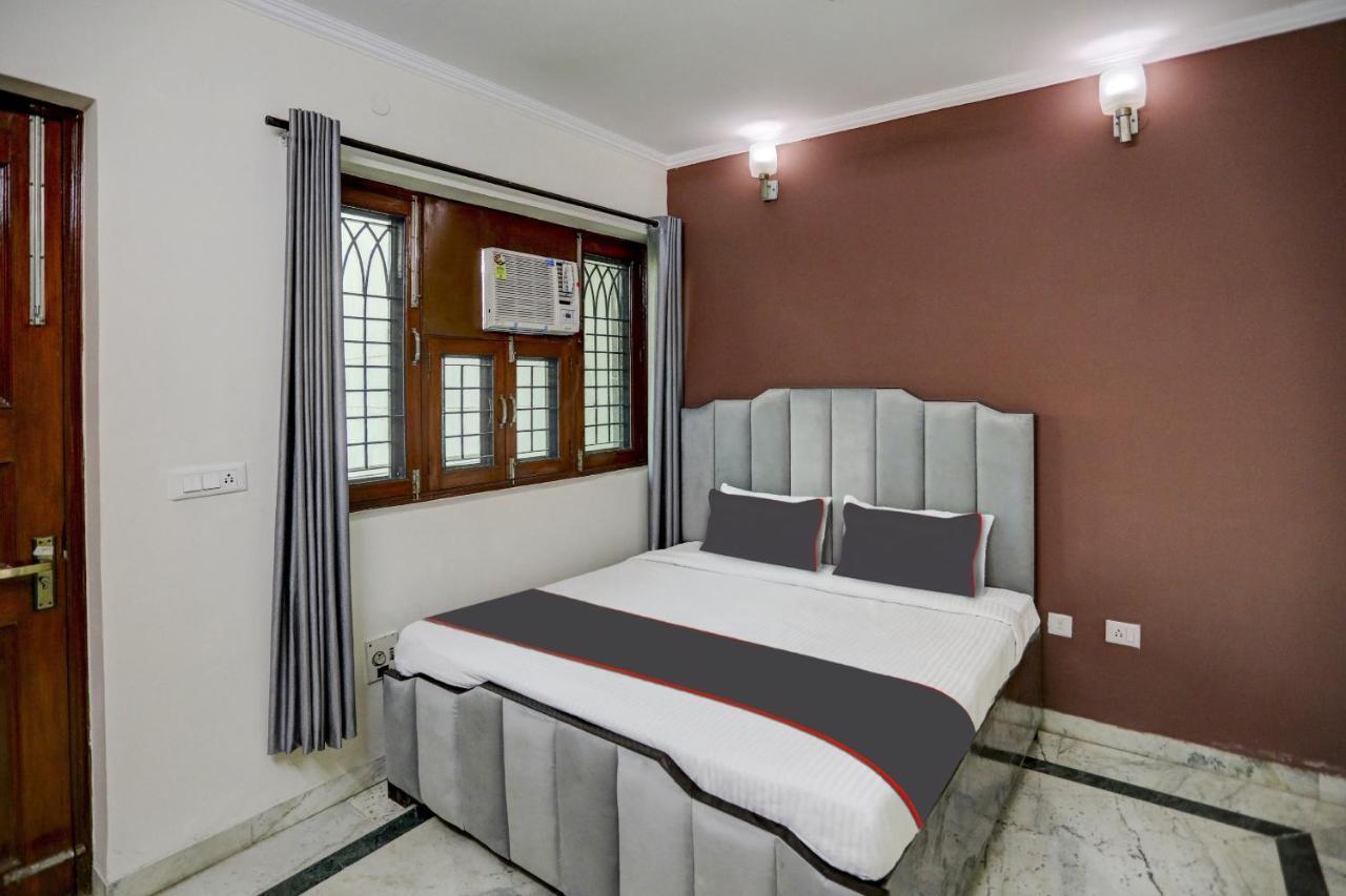 Super Capital O Uk House Residency Hotel Gurgaon Exterior foto