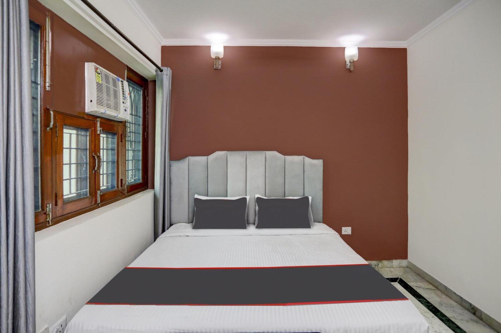 Super Capital O Uk House Residency Hotel Gurgaon Exterior foto