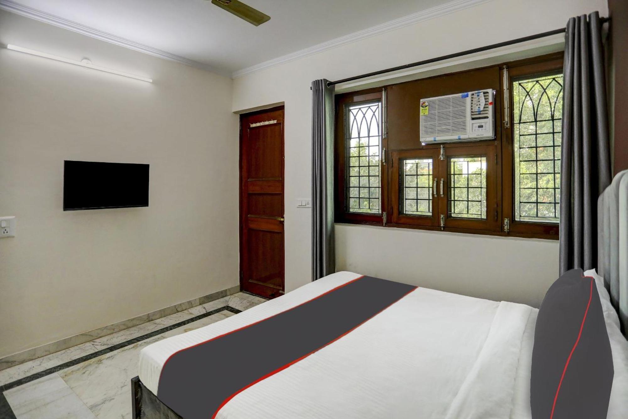 Super Capital O Uk House Residency Hotel Gurgaon Exterior foto